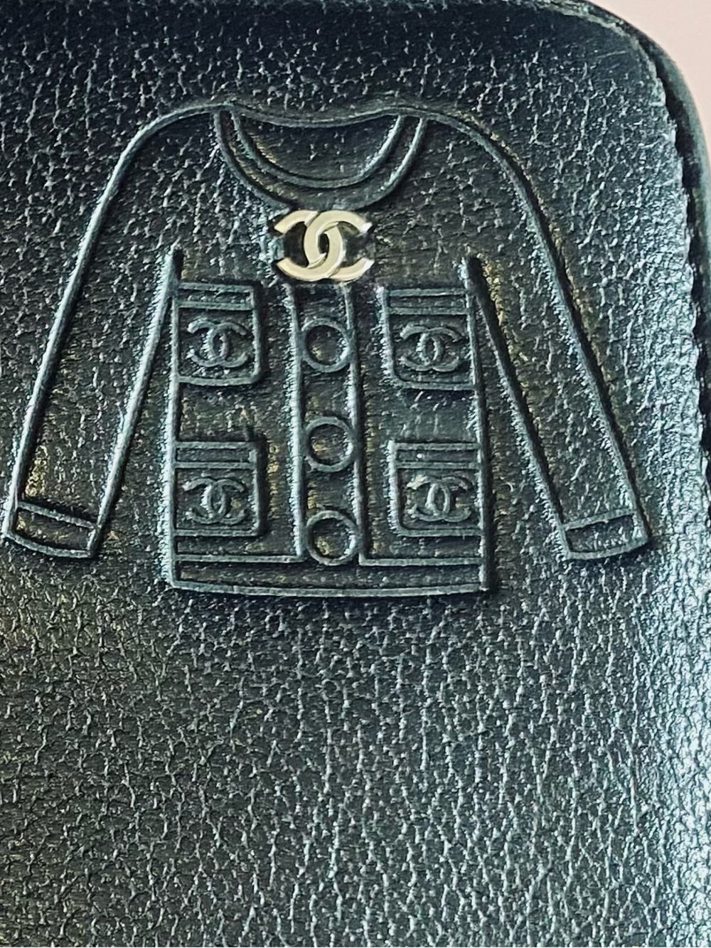🛍️Chanel RARE Authentic & Vintage CC Jacket Motif Long Zip Around Zippy Wallet - Picture 3 of 16